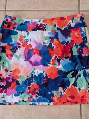 Sara Studio Floral Athletic Skort Size Large